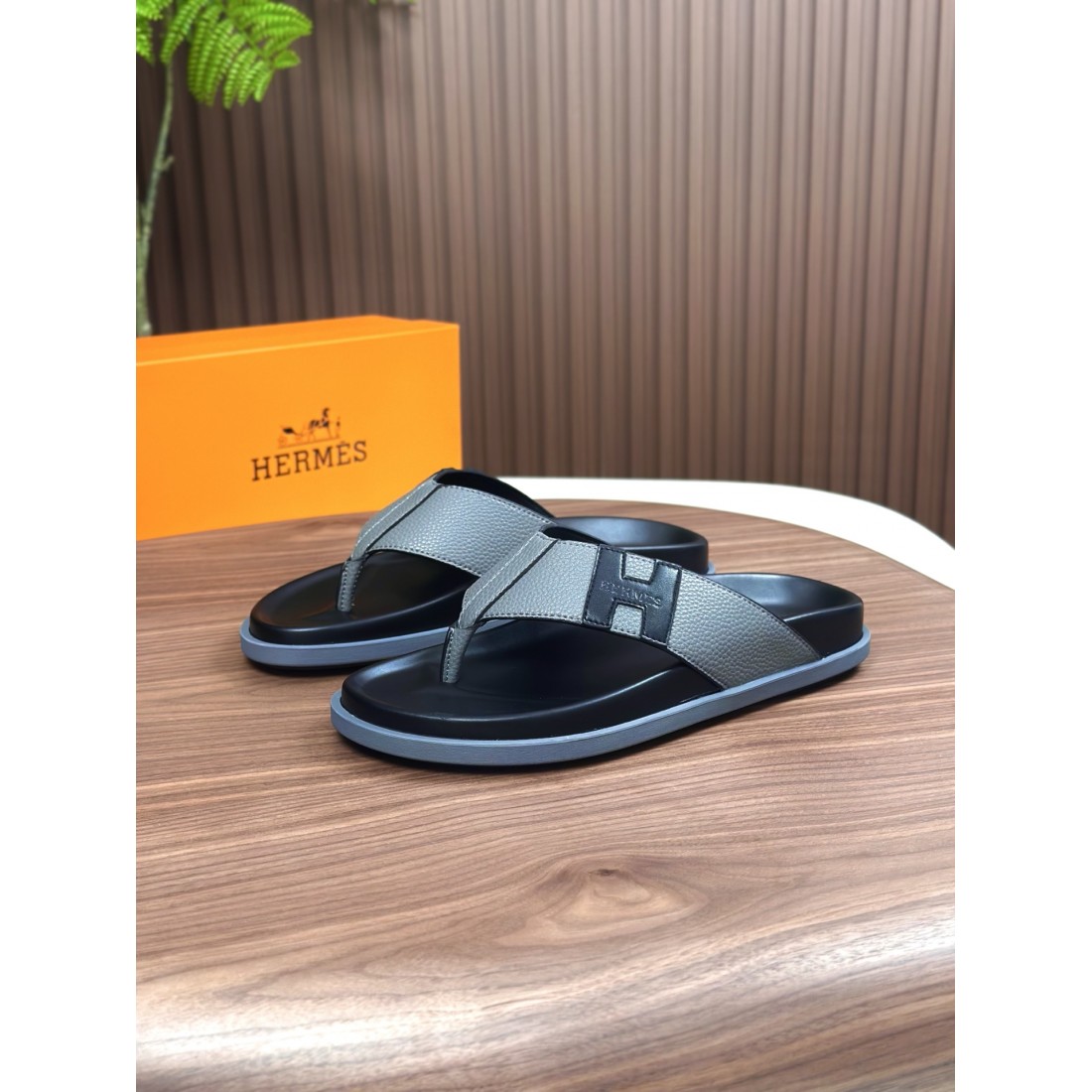  HERMES 話題の エルメス コピー サンダル 柔らかく美しいラインで