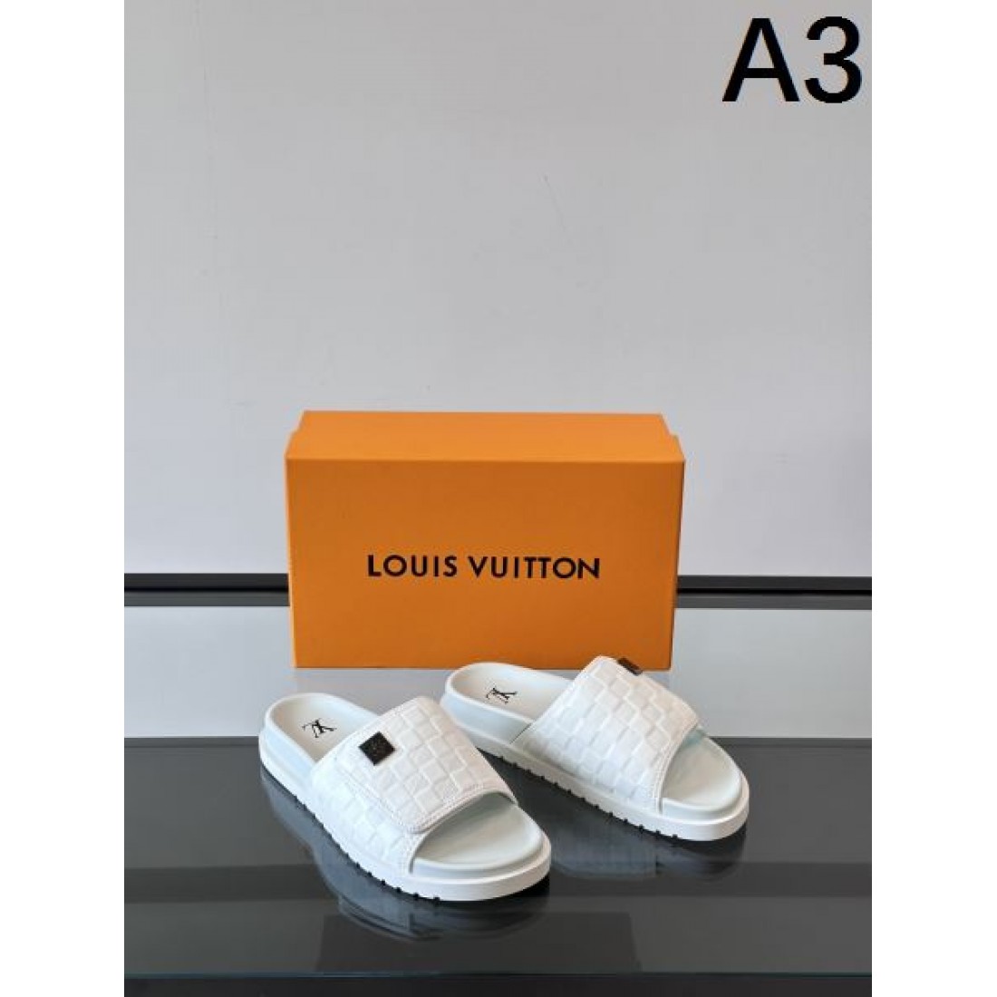 魅力たっぷりの LOUIS VUITTON ルイヴィトン コピー サンダル 柔らかく