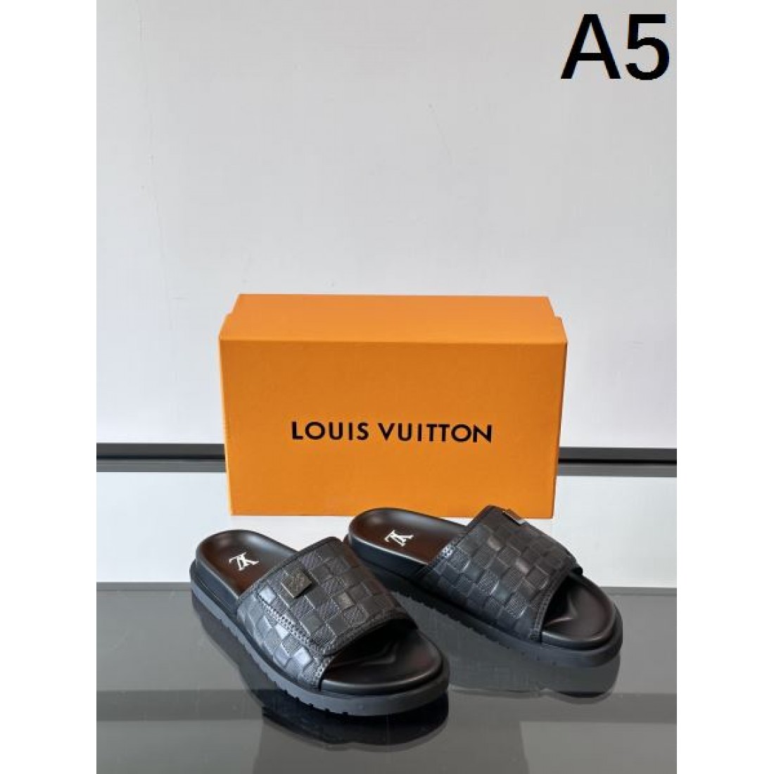 魅力たっぷりの LOUIS VUITTON ルイヴィトン コピー サンダル 柔らかく