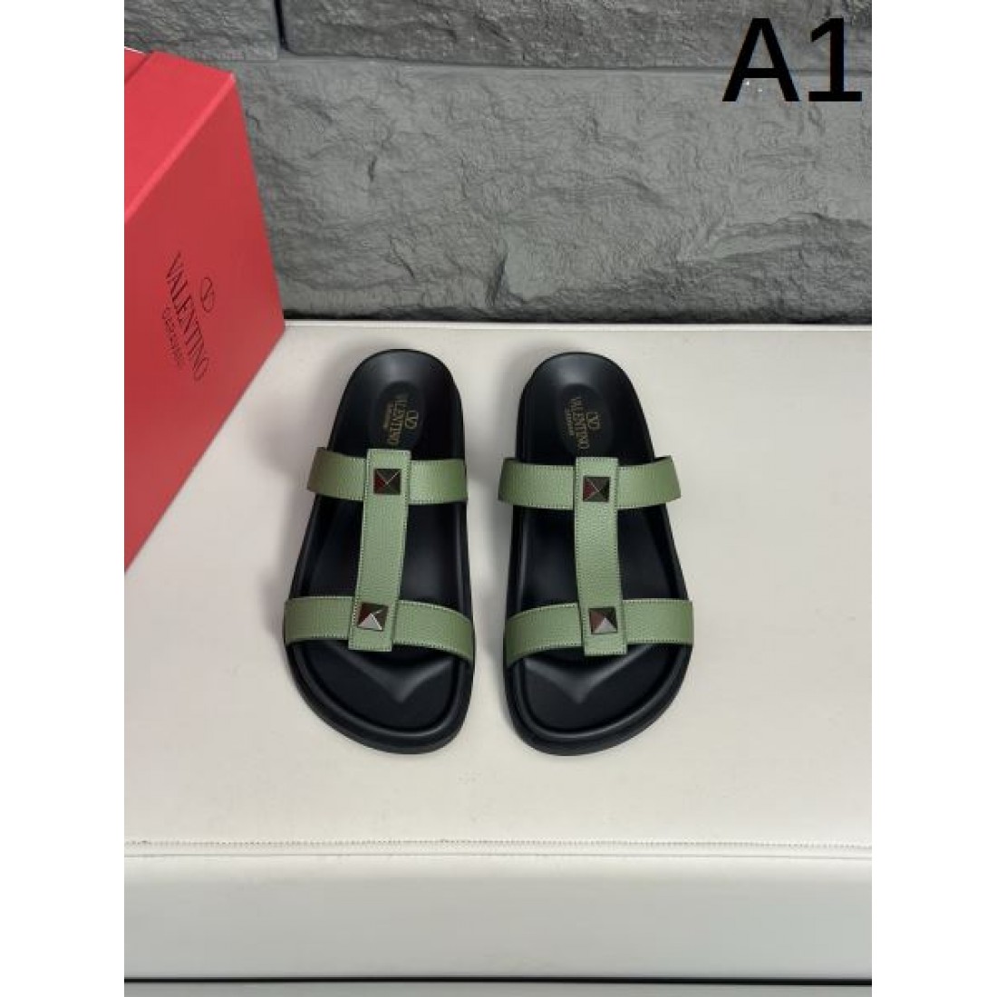 注目度抜群の ARMANI アルマーニ コピー サンダル 洗練された都会的