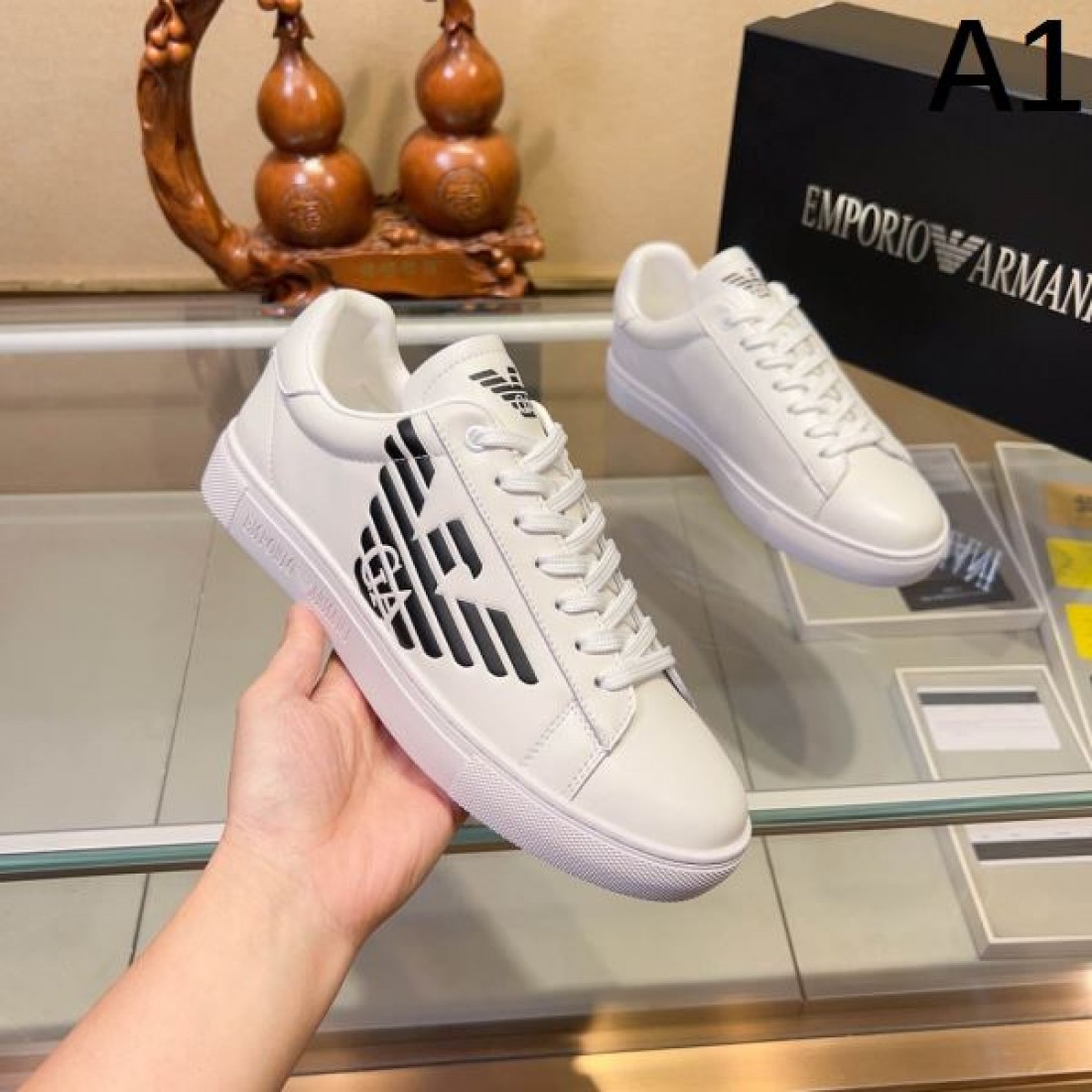 上質で快適な履き心地 アルマーニ コピー サンダル ARMANI 話題の新作