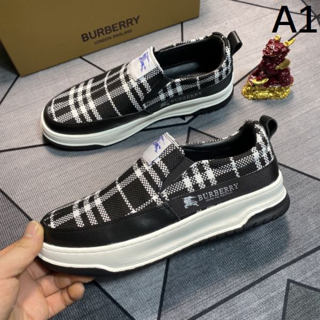 洗練されたフォルム BURBERRY コピー カジュアルシューズ バーバリーで快適
