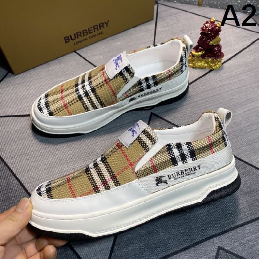 洗練されたフォルム BURBERRY コピー カジュアルシューズ バーバリーで快適