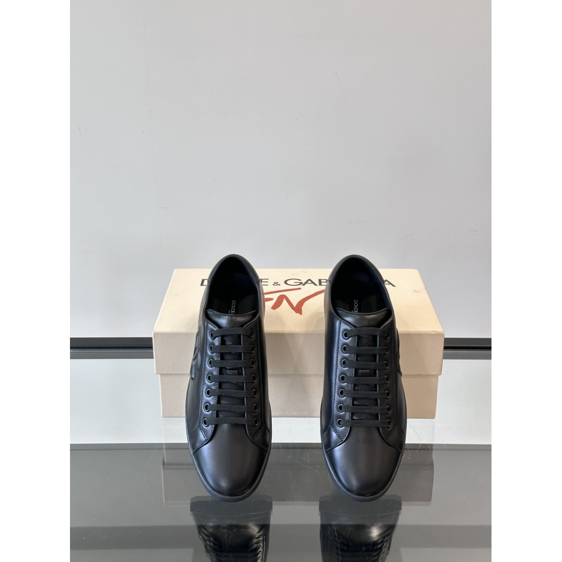 存在感 DOLCE＆GABBANA ドルチェ＆ガッバーナ コピー カジュアルシューズ エネルギッシュで