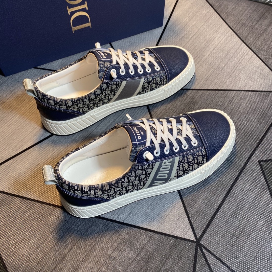 期間限定 DIOR ディオール コピー カジュアルシューズ 海外セレブ風コーデ
