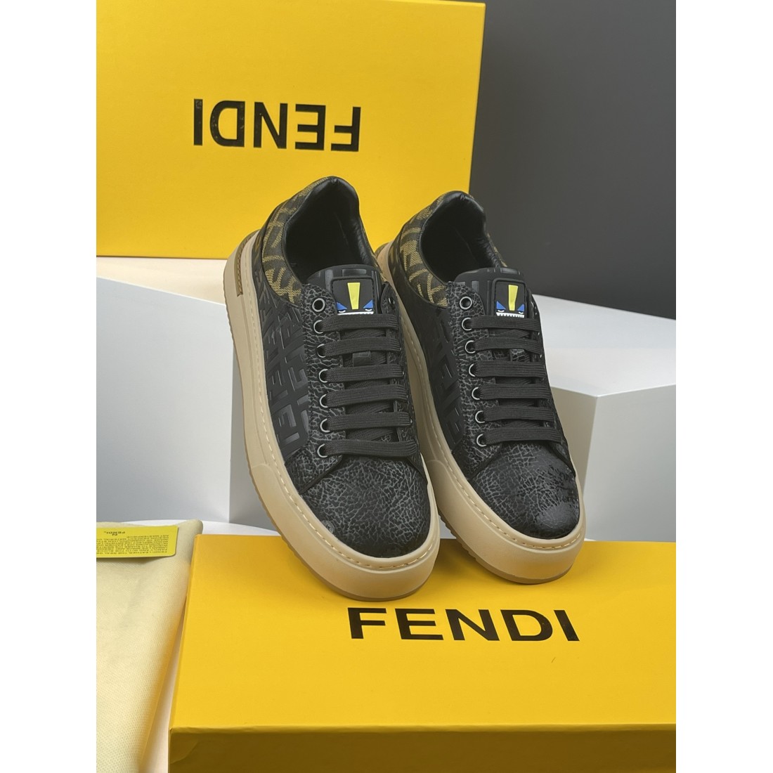 自分へのご褒美に FENDI フェンディ コピー カジュアルシューズ ギフトにも最適