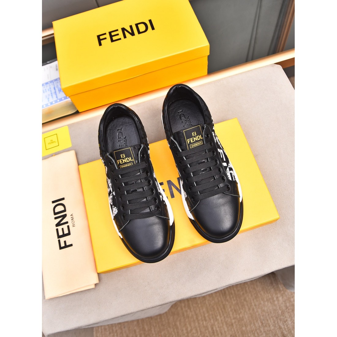 早い者勝ち FENDI フェンディ コピー カジュアルシューズ 迷わずゲット