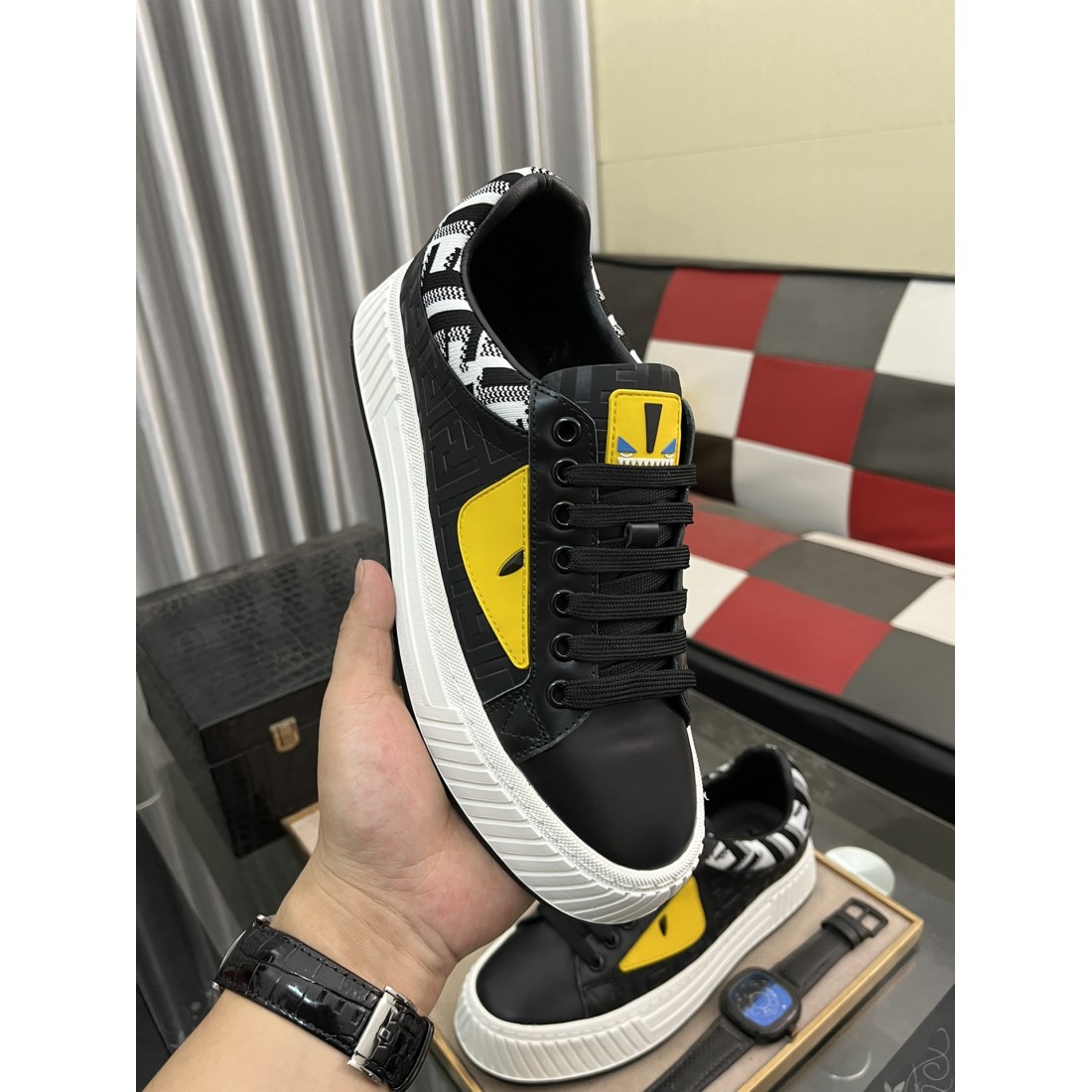 旬コーデに最適 FENDI フェンディ コピー カジュアルシューズ 大人カジュアルに