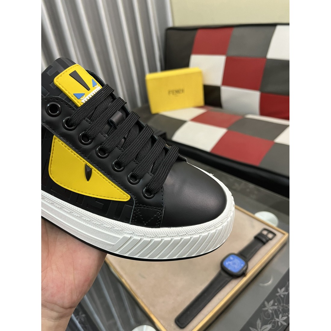 旬コーデに最適 FENDI フェンディ コピー カジュアルシューズ 大人カジュアルに