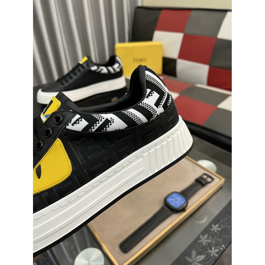 旬コーデに最適 FENDI フェンディ コピー カジュアルシューズ 大人カジュアルに