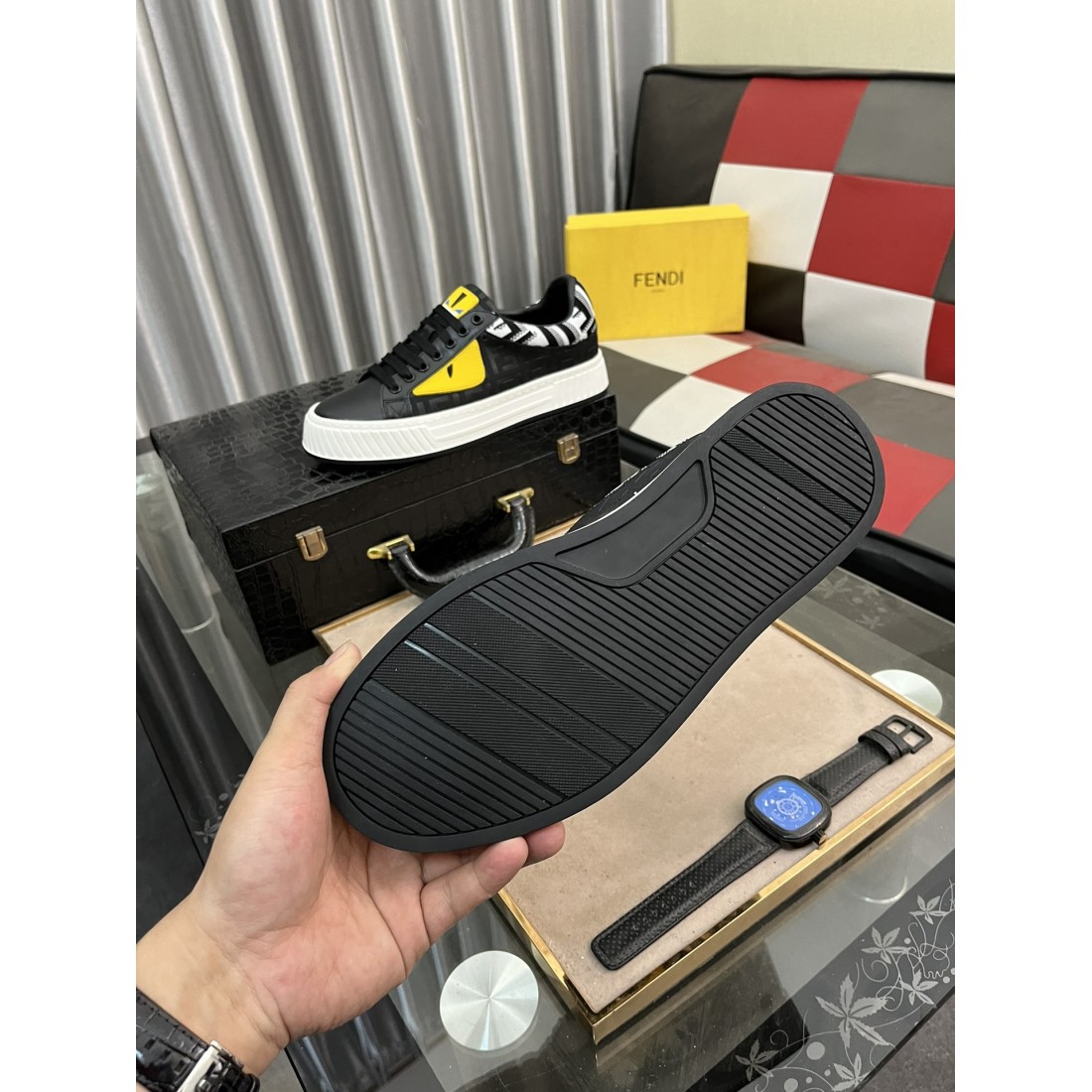 旬コーデに最適 FENDI フェンディ コピー カジュアルシューズ 大人カジュアルに