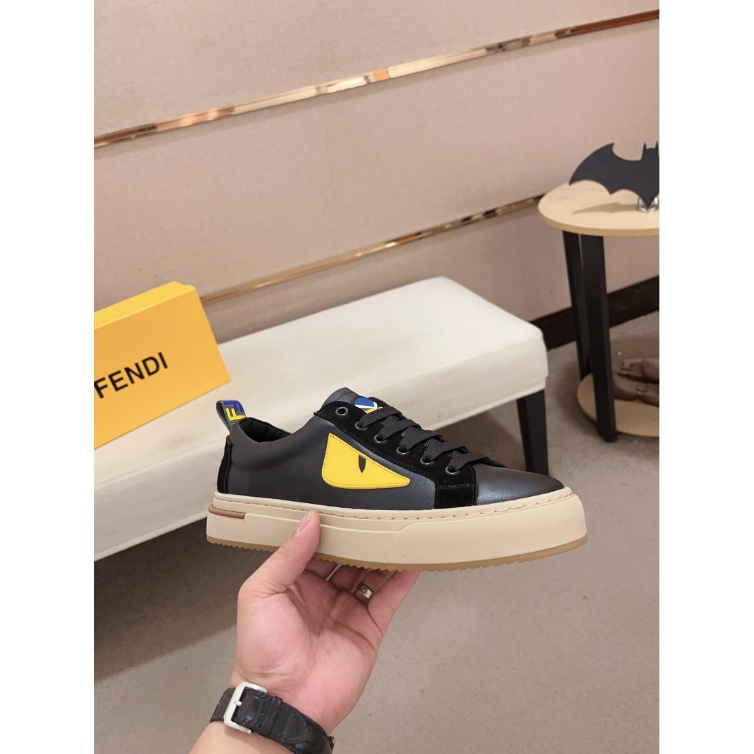 人気の FENDI フェンディ コピー カジュアルシューズ 上質でスマートな印象に