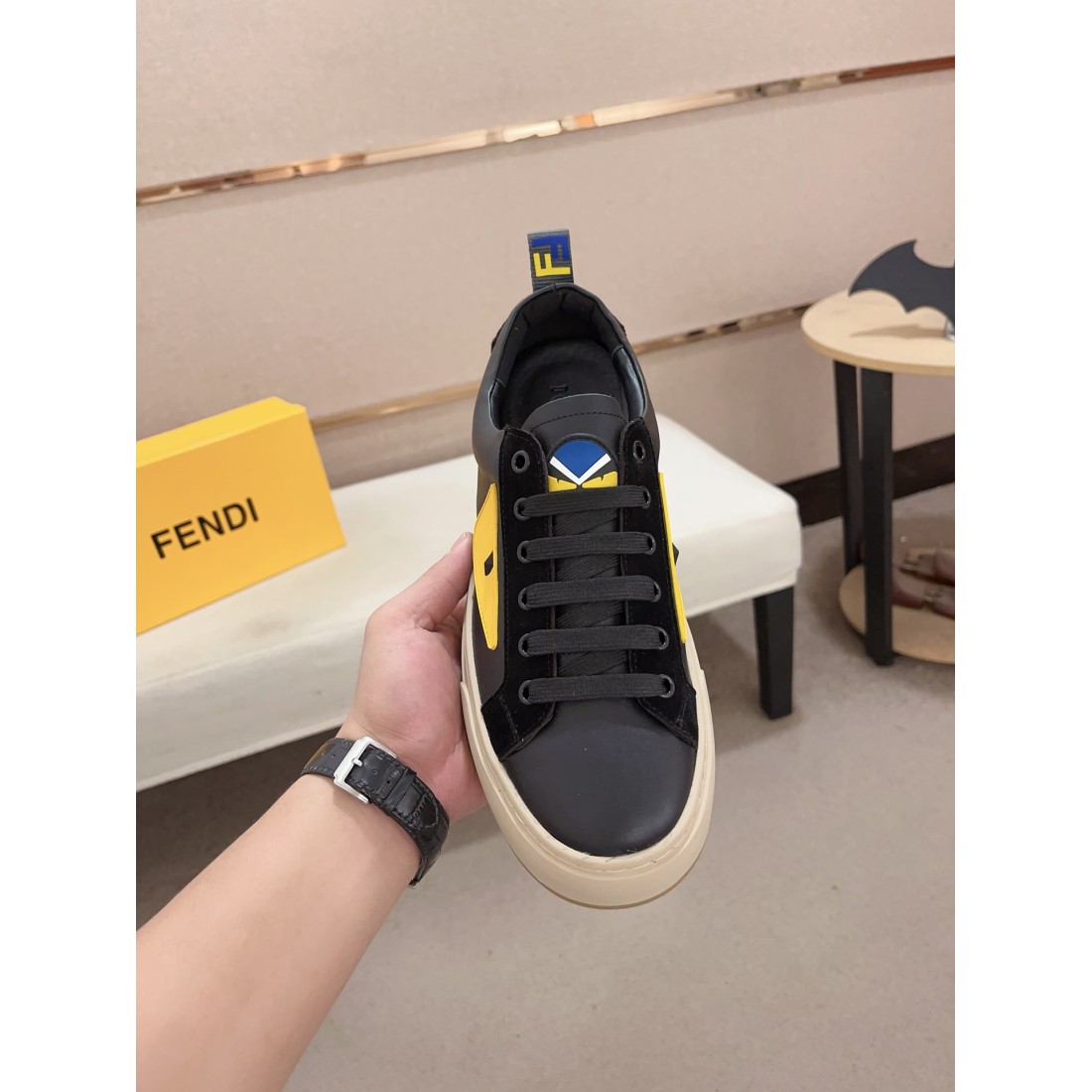 人気の FENDI フェンディ コピー カジュアルシューズ 上質でスマートな印象に