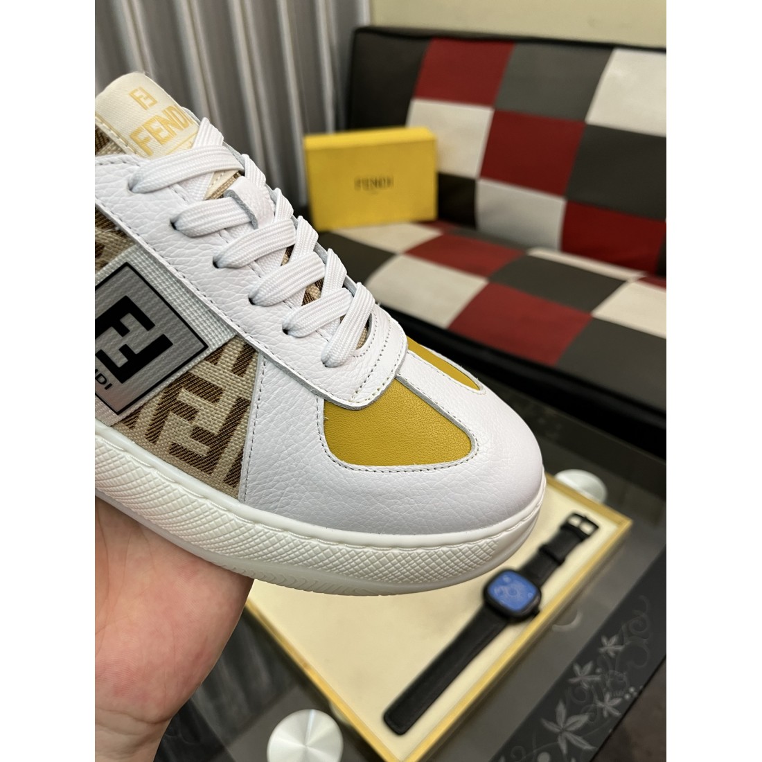  FENDI フェンディ コピー カジュアルシューズ 快適で落ち着いたデザインが特徴