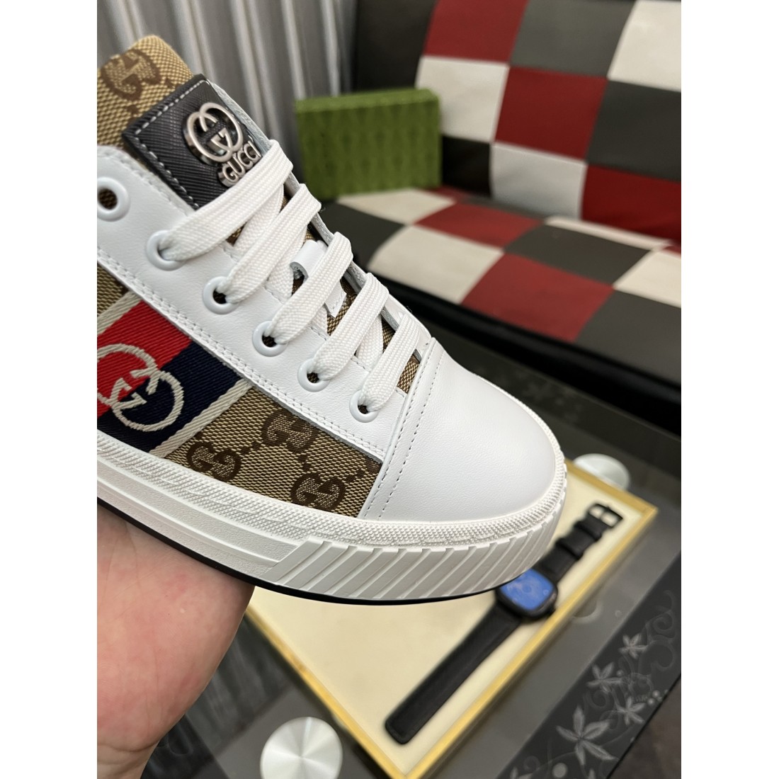 高級感ただよう GUCCI グッチ コピー カジュアルシューズ モダンで快適な