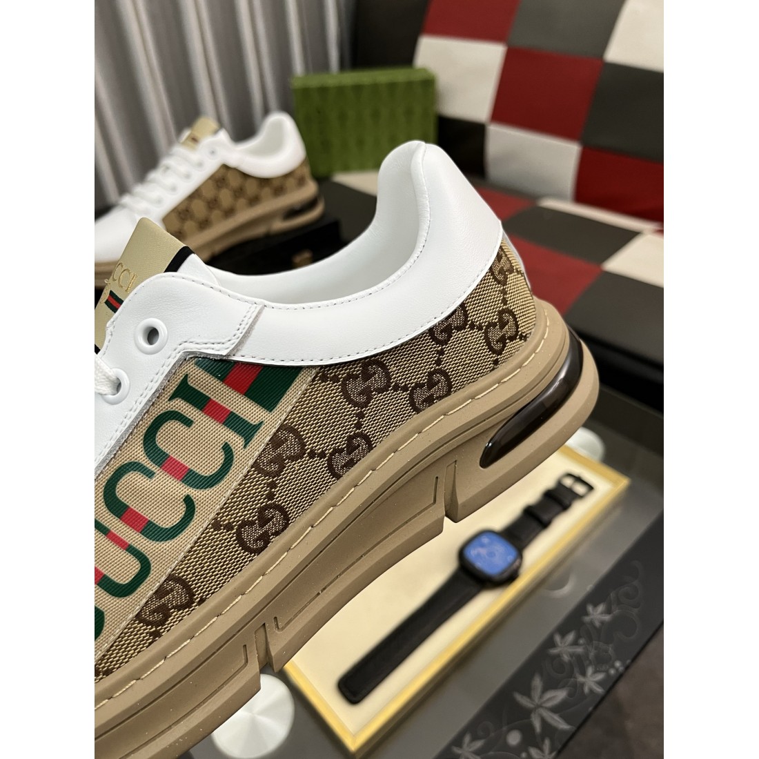 グッチ コピー カジュアルシューズ GUCCI 人気の上品で軽やかな一足