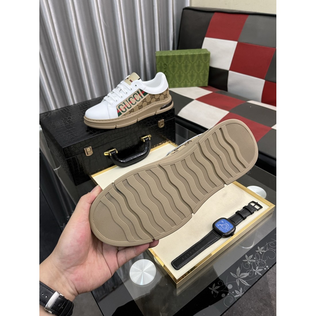 グッチ コピー カジュアルシューズ GUCCI 人気の上品で軽やかな一足