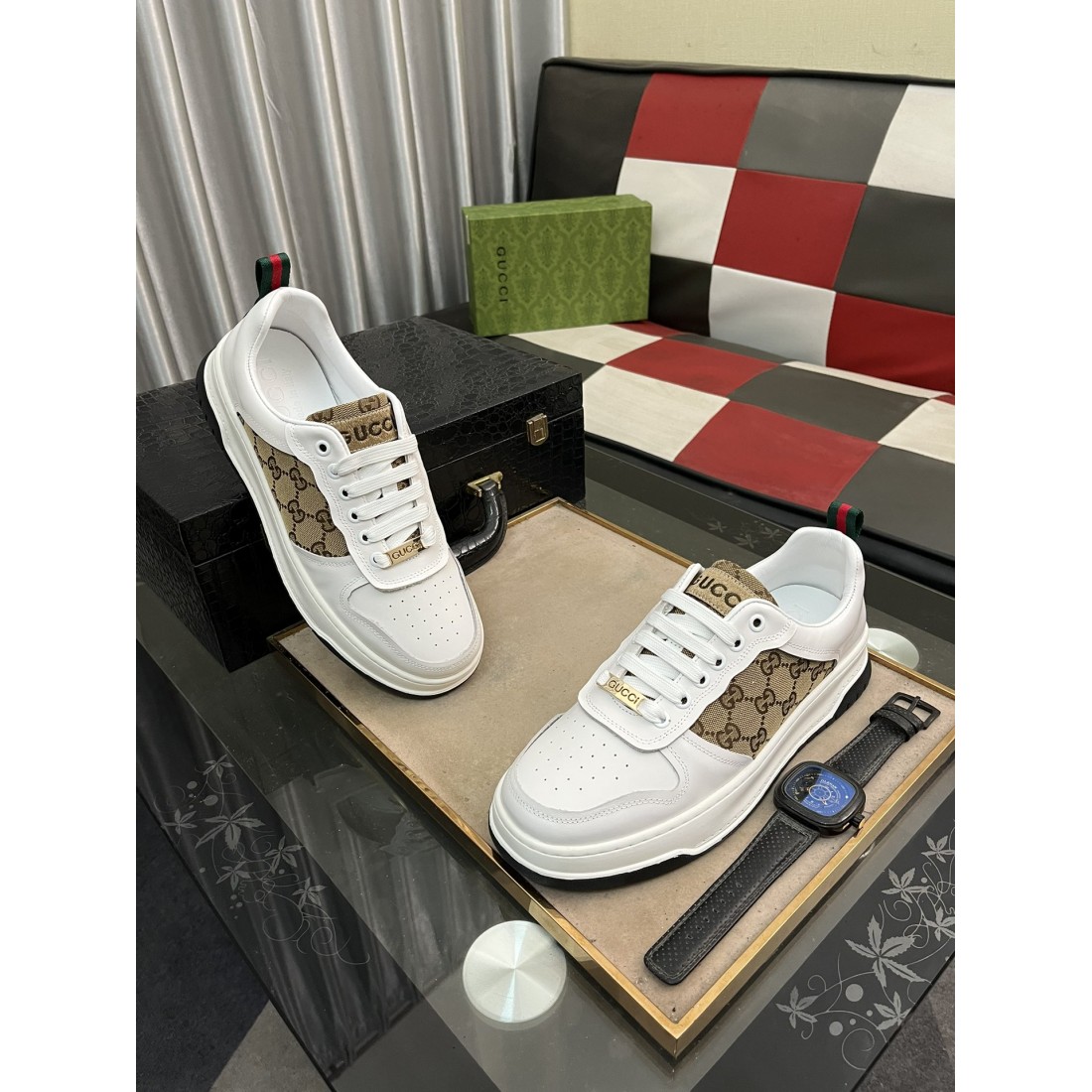  グッチ コピー カジュアルシューズ ミニマルで GUCCI 洗練された印象が魅力