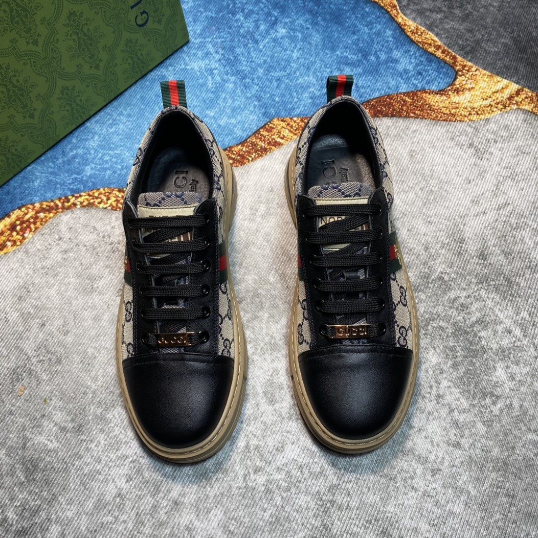 注目の GUCCI グッチ コピー カジュアルシューズ 軽快でスタイリッシュな