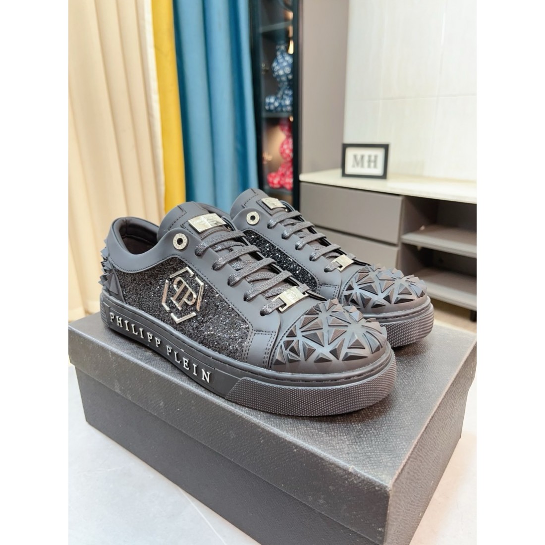 PHILIPP PLEIN フィリッププレイン コピー カジュアルシューズ 高級感 洗練された