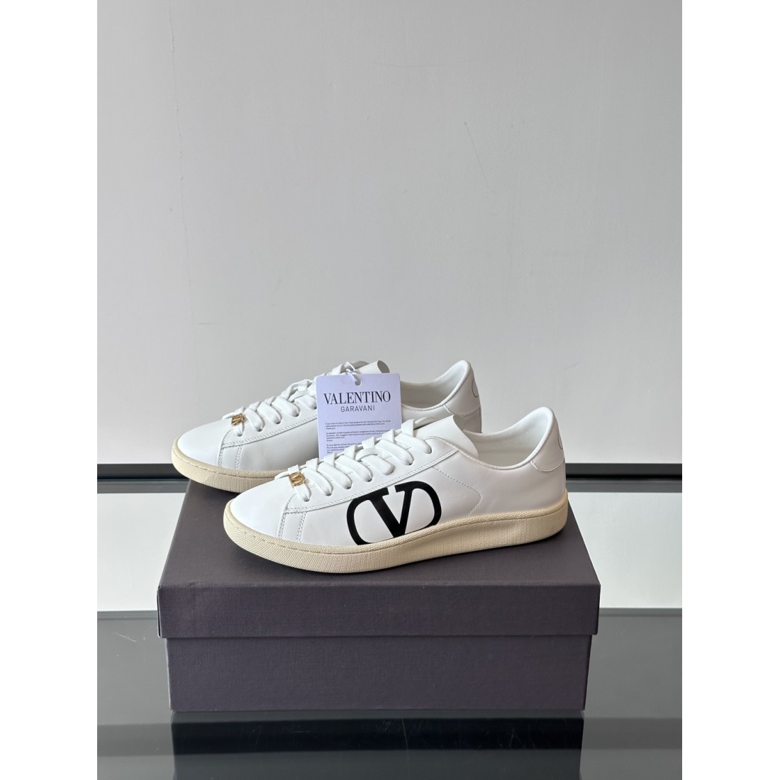 VALENTINO ヴァレンティノ コピー カジュアルシューズ 人気の上質でシックな