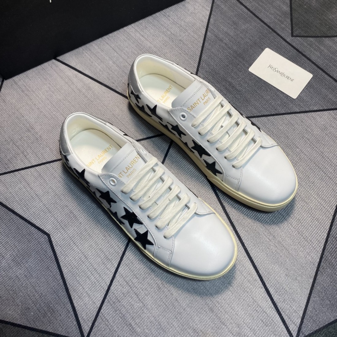 スマートで高機能な BURBERRY バーバリー コピー カジュアルシューズ 今季人気
