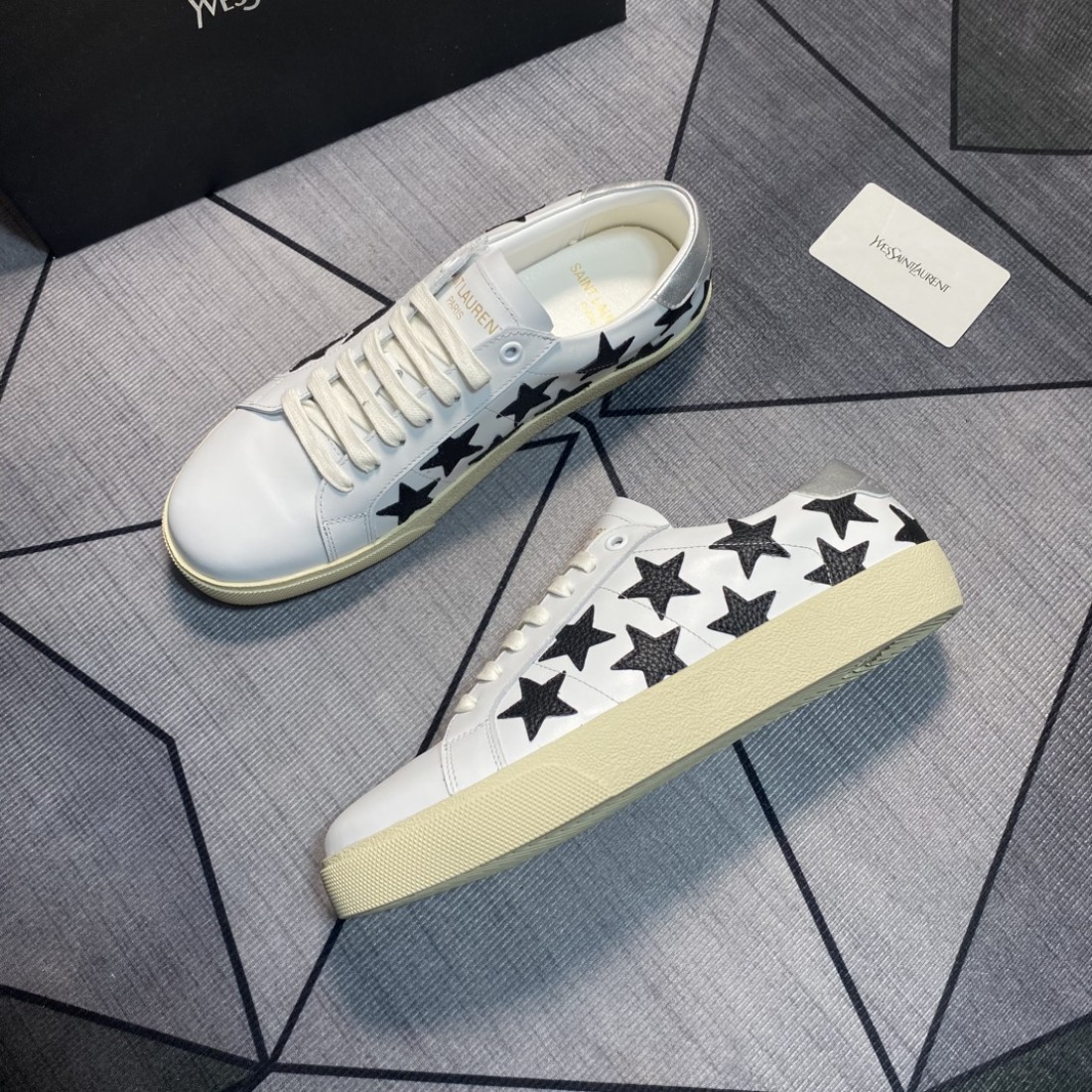 スマートで高機能な BURBERRY バーバリー コピー カジュアルシューズ 今季人気