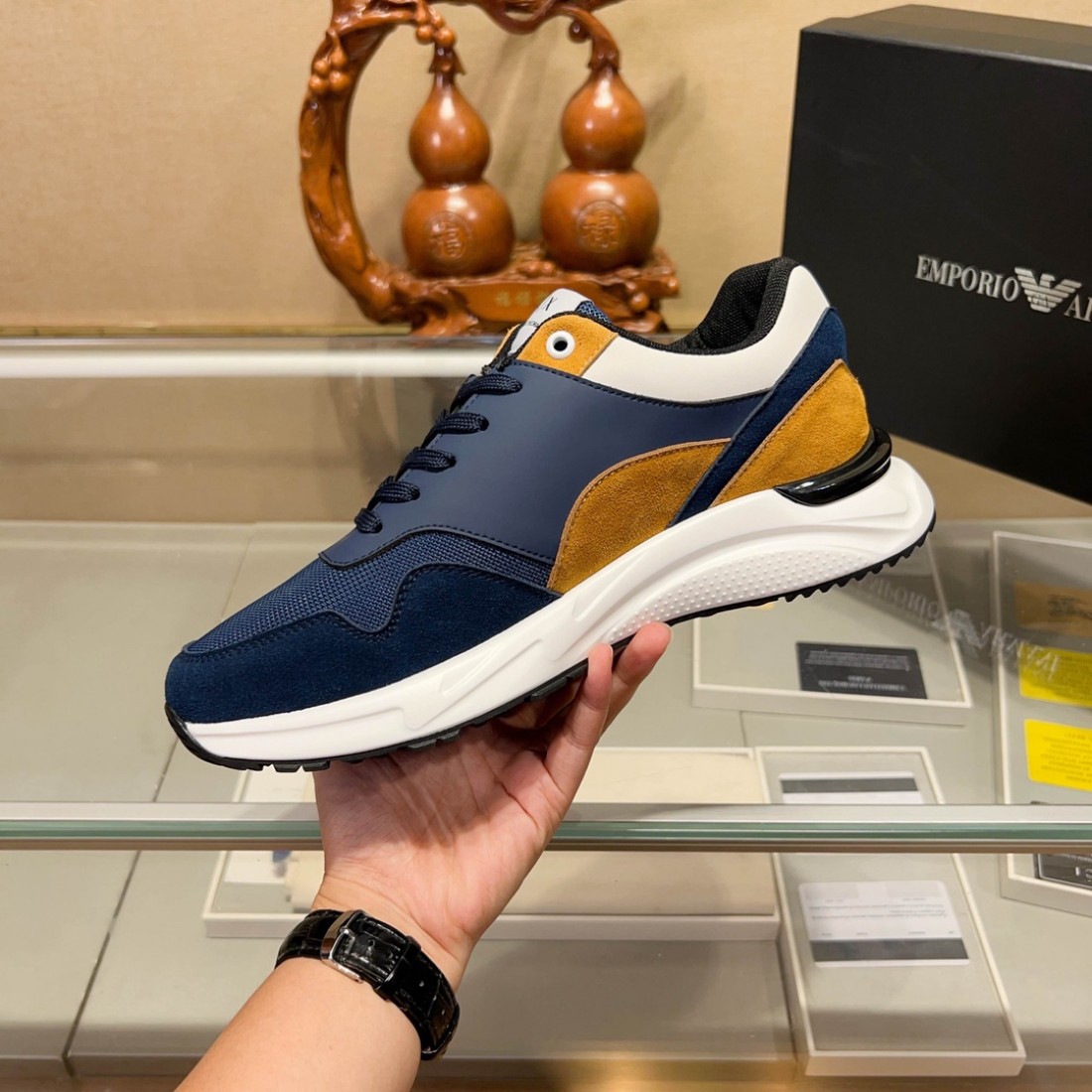 FENDI フェンディ スーパー コピー カジュアルシューズ 自信を与える上質で大胆なフォルム