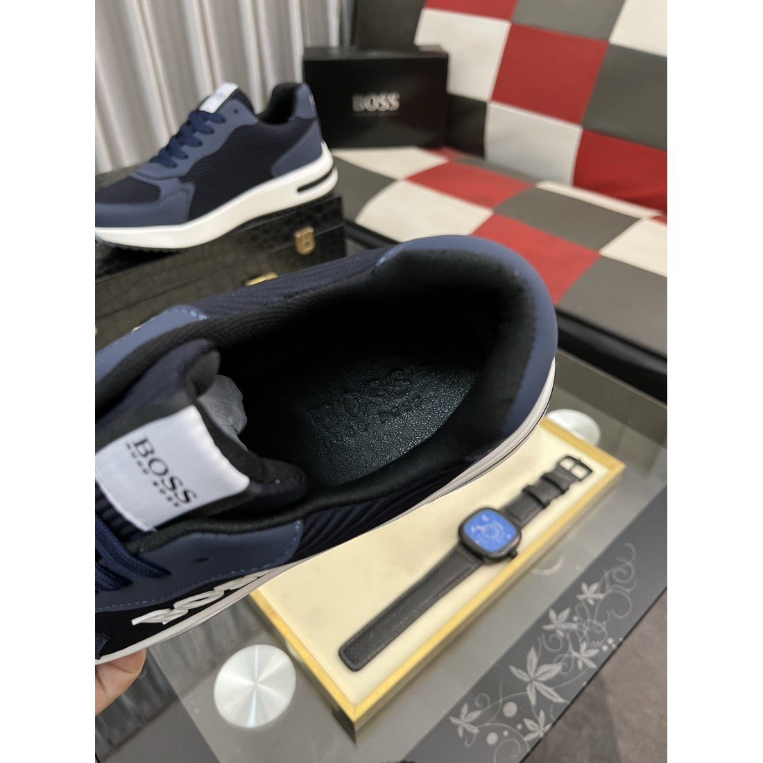 人気の FENDI フェンディ スーパー コピー カジュアルシューズ 上品で洗練された