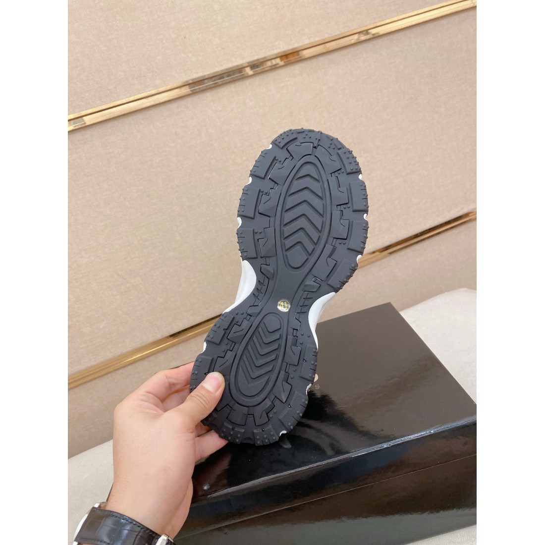 FENDI フェンディ スーパー コピー カジュアルシューズ 自信に満ちた快適な履き心地