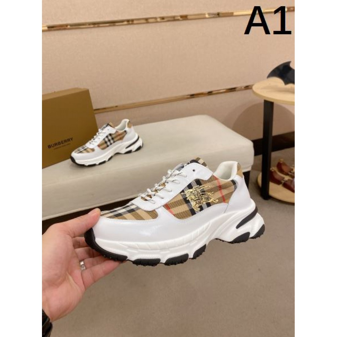 洗練された FENDI フェンディ スーパー コピー カジュアルシューズ エレガントな雰囲気