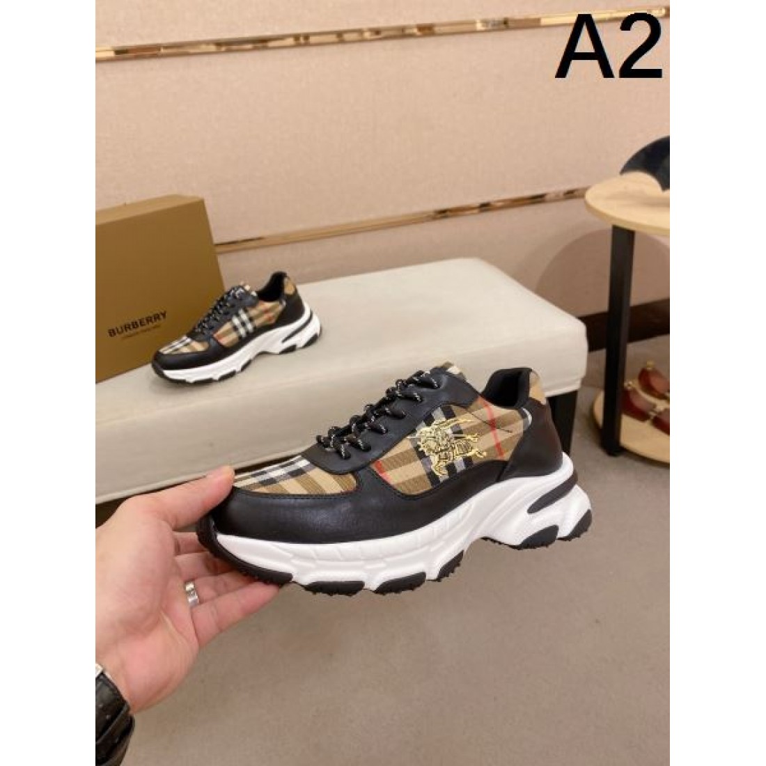  洗練された FENDI フェンディ スーパー コピー カジュアルシューズ エレガントな雰囲気