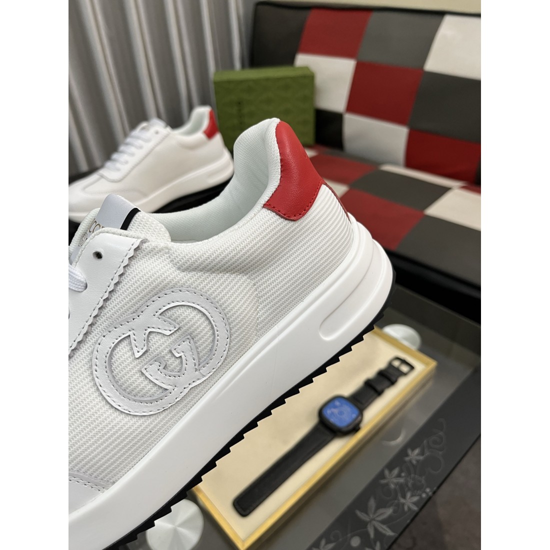 スタイリッシュなスタイル GUCCI グッチ コピー カジュアルシューズ 一瞬で華やぐ