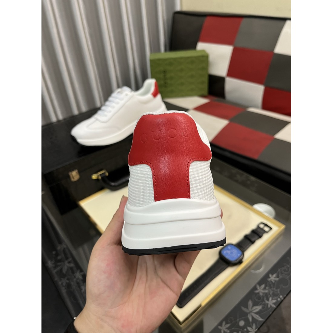 スタイリッシュなスタイル GUCCI グッチ コピー カジュアルシューズ 一瞬で華やぐ