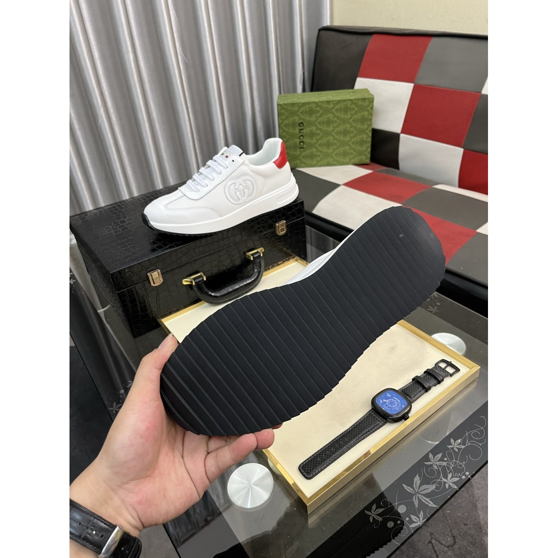 スタイリッシュなスタイル GUCCI グッチ コピー カジュアルシューズ 一瞬で華やぐ