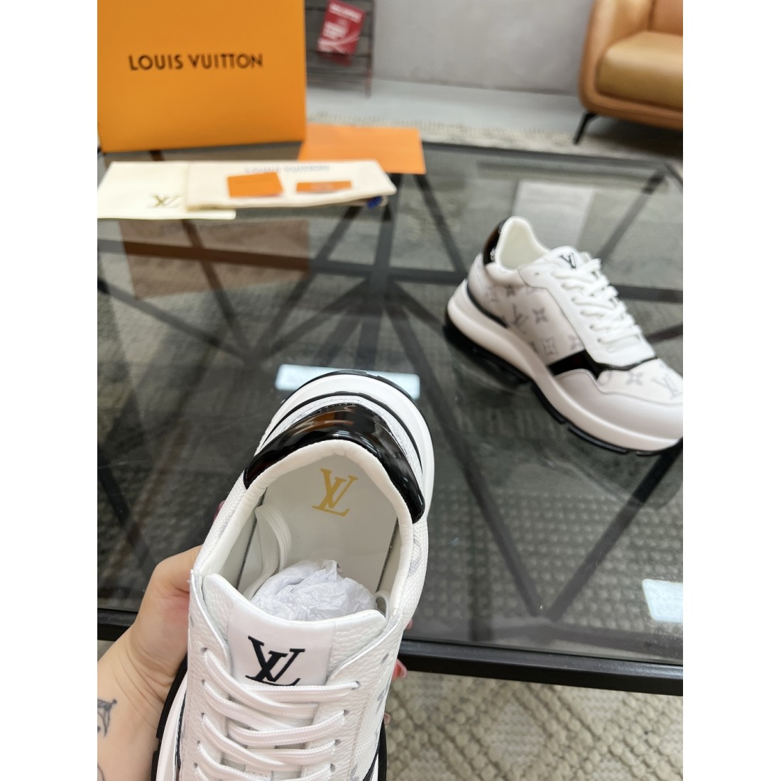 旬コーデに最適 HERMES エルメス コピー カジュアルシューズ オールシーズン活躍