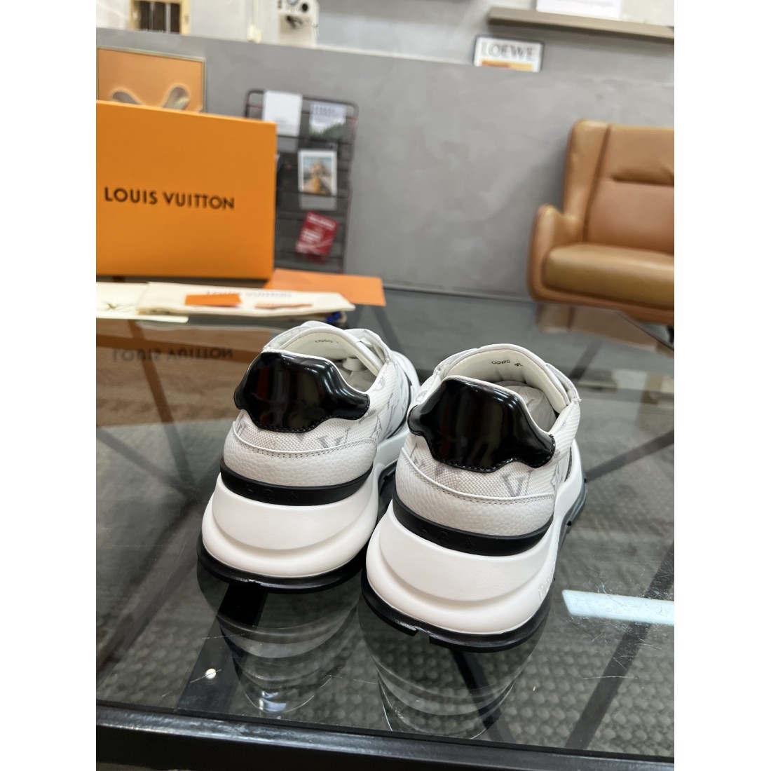 旬コーデに最適 HERMES エルメス コピー カジュアルシューズ オールシーズン活躍