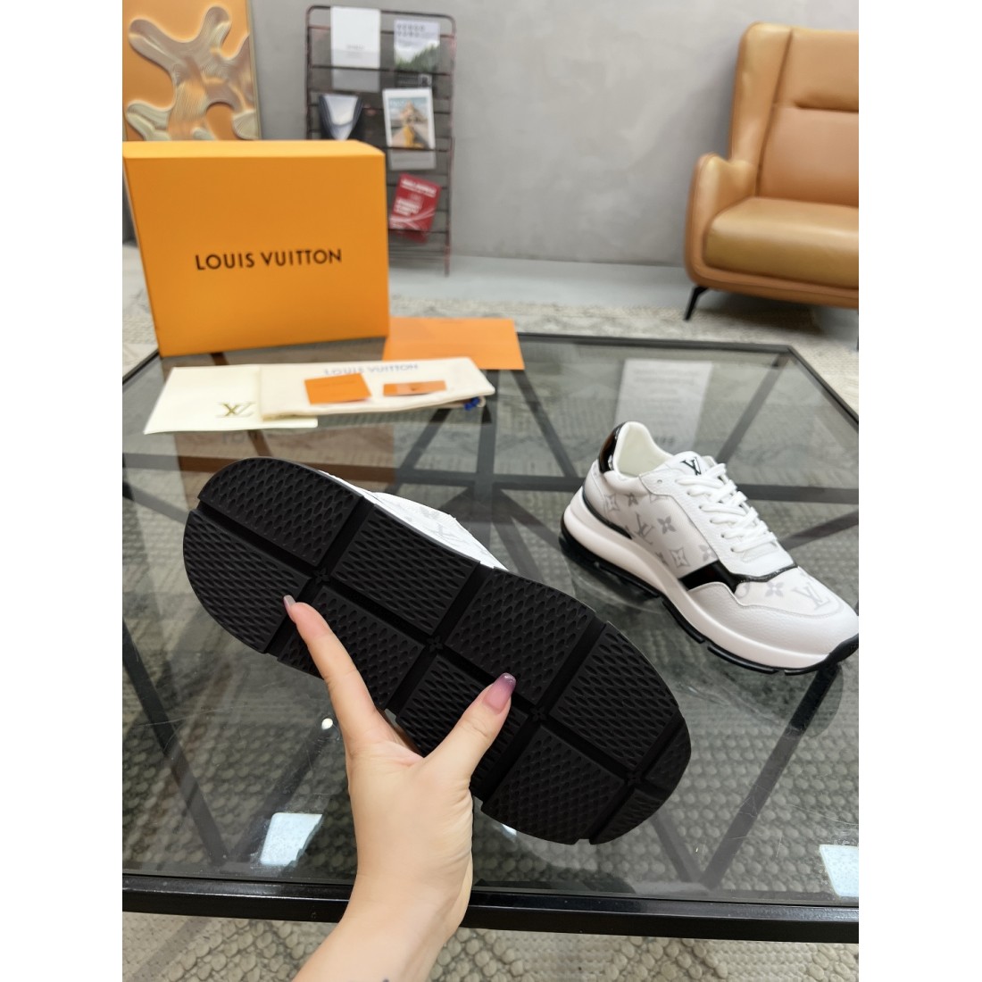 旬コーデに最適 HERMES エルメス コピー カジュアルシューズ オールシーズン活躍