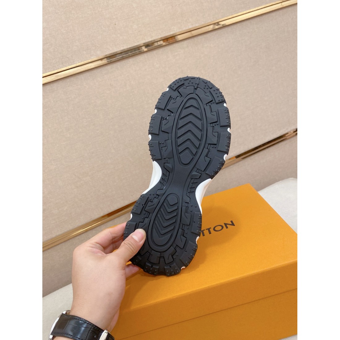 今季イチオシ HERMES エルメス コピー カジュアルシューズ 季節感たっぷり