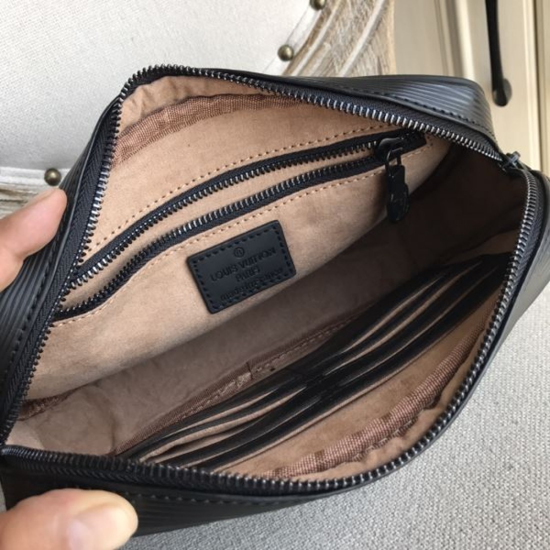  機能美と洗練を備えた ルイヴィトン コピー バックパック 今すぐ欲しい LOUIS VUITTON