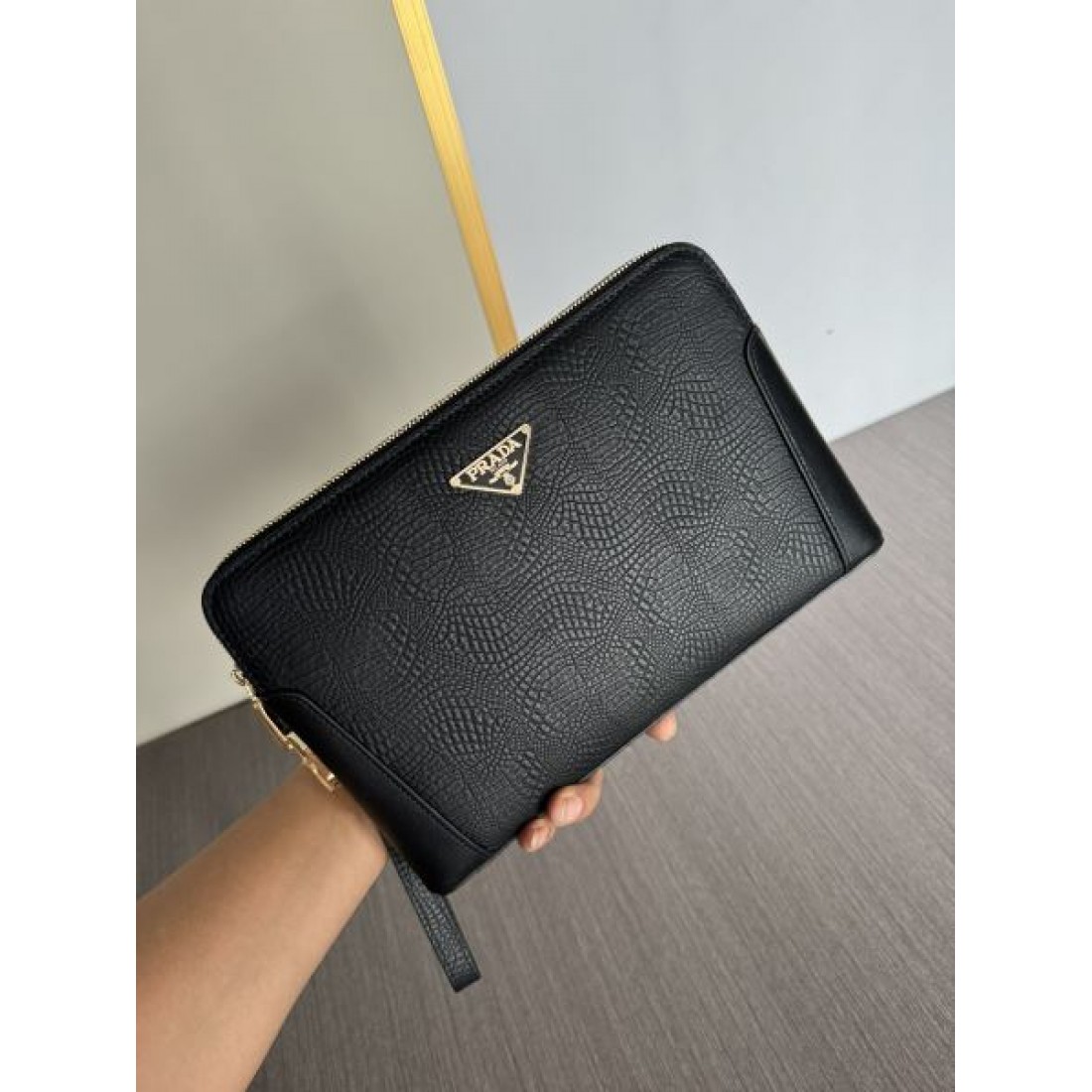  上品さが際立つ PRADA プラダ コピー バックパック 注目の逸品