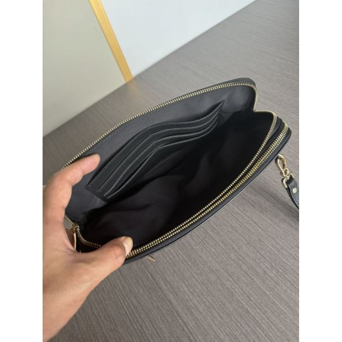  上品さが際立つ PRADA プラダ コピー バックパック 注目の逸品