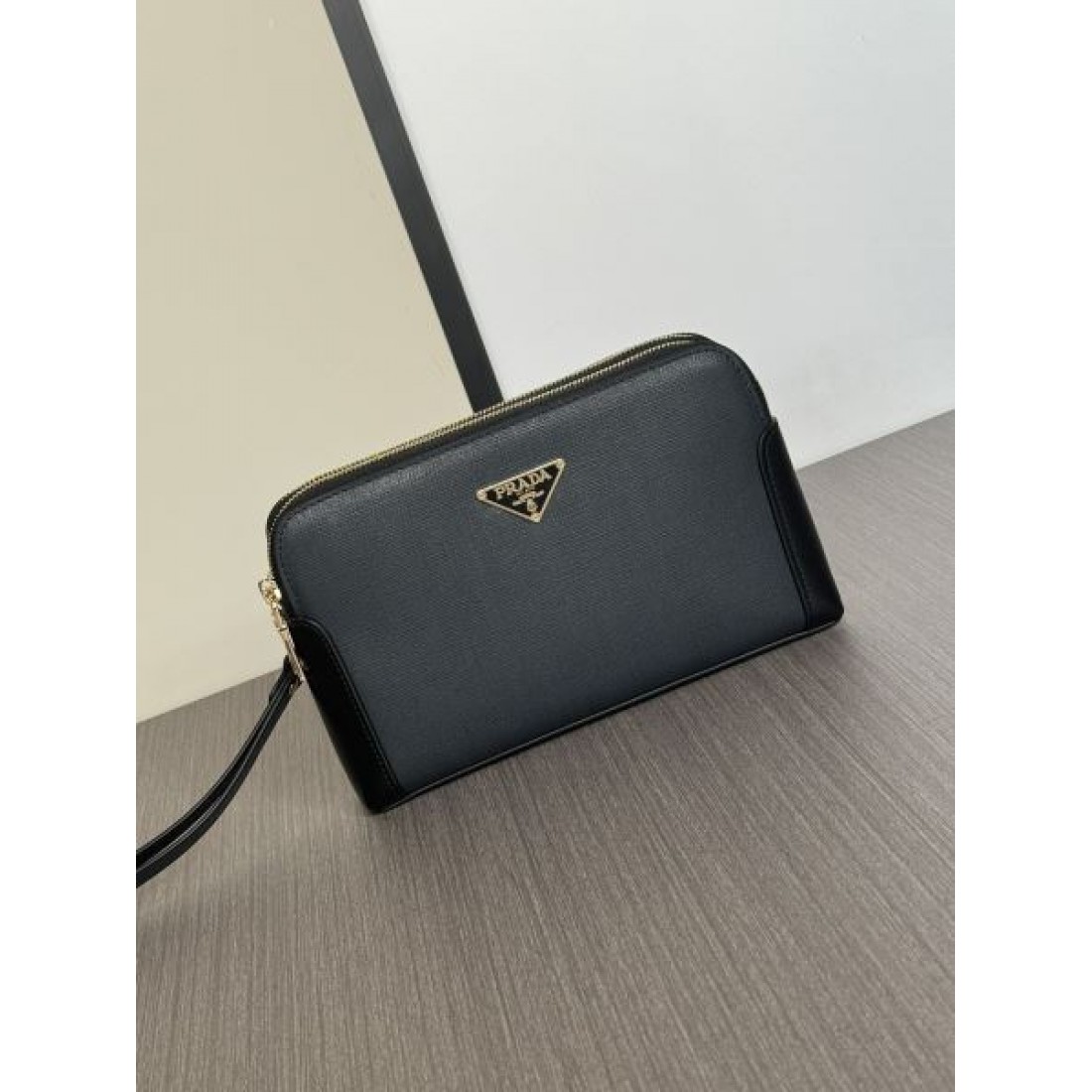 PRADA プラダ コピー バックパック モダンで使いやすい人気モデル