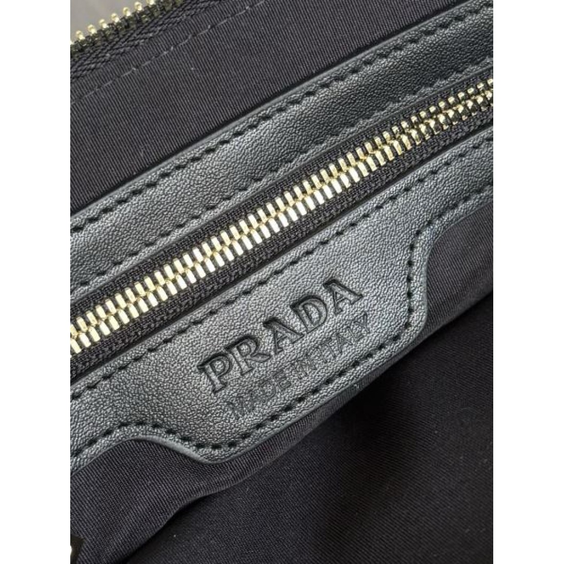 PRADA プラダ コピー バックパック モダンで使いやすい人気モデル