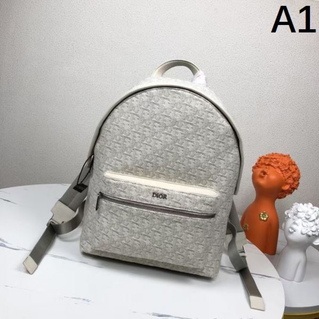今話題の DIOR コピー バックパック 快適かつ上質な仕上がり