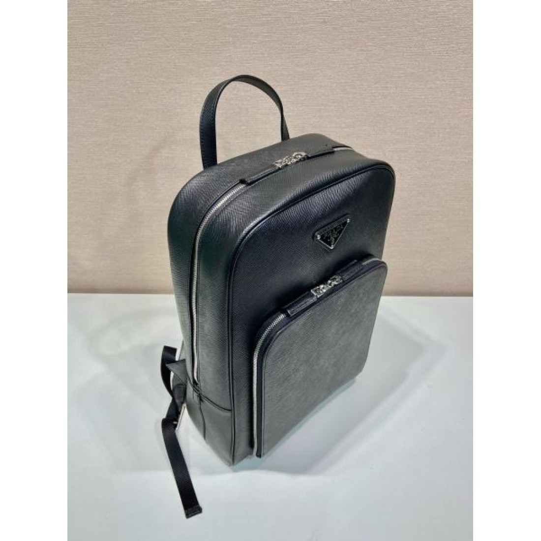  デザイン性の高い PRADA プラダ コピー バックパック で差をつけよう
