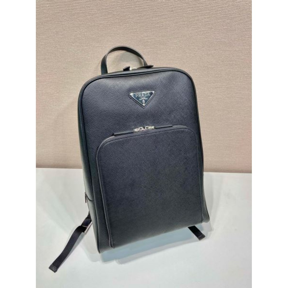  デザイン性の高い PRADA プラダ コピー バックパック で差をつけよう