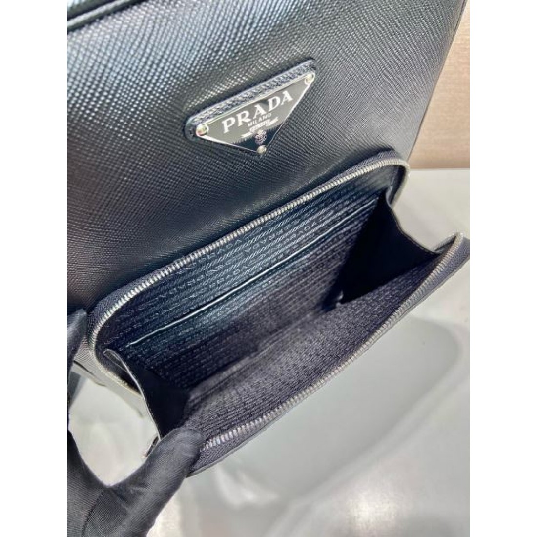  デザイン性の高い PRADA プラダ コピー バックパック で差をつけよう