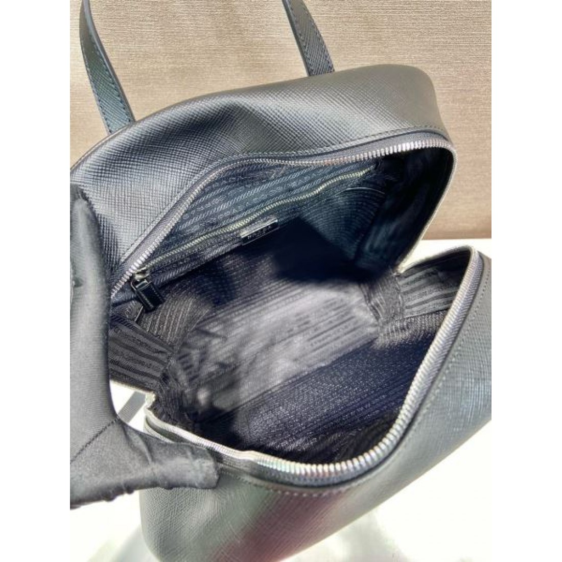  デザイン性の高い PRADA プラダ コピー バックパック で差をつけよう