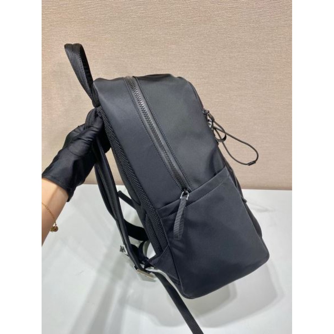 機能性とスタイルを兼備した PRADA プラダ コピー バックパック 人気急上昇中